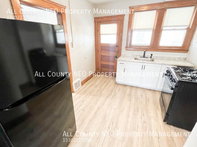 Building Photo - 3348 W 100th St