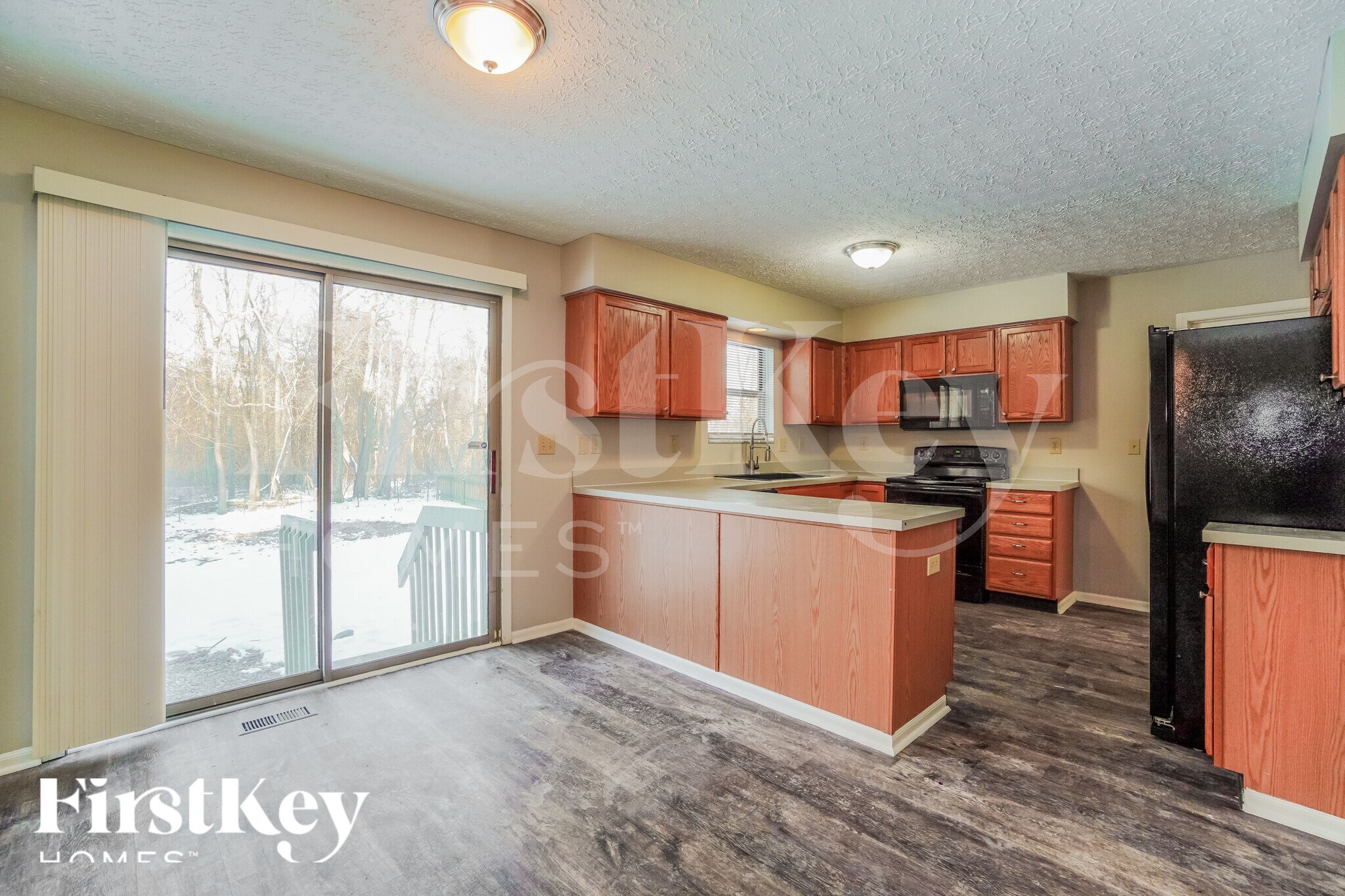 Building Photo - 2722 Hardwood Ave