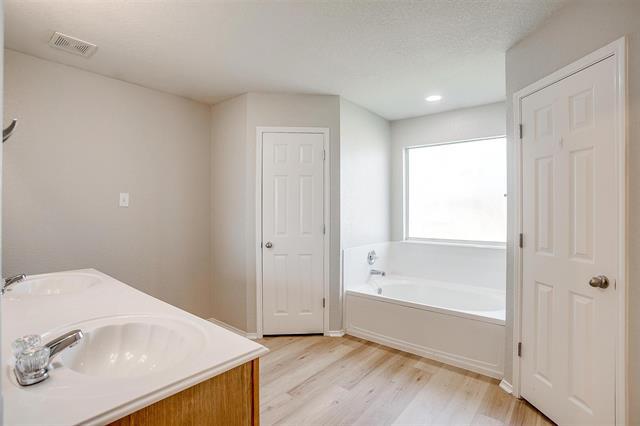 Building Photo - 543 Thistle Meade Cir