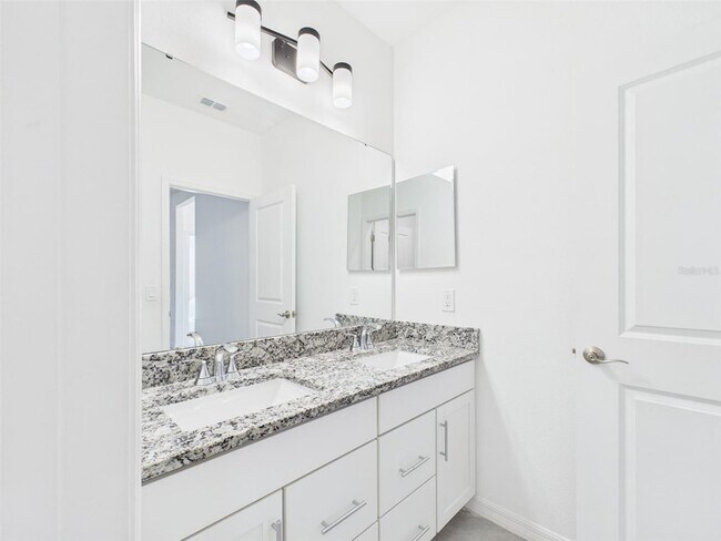 Building Photo - 2033 Emerald Springs Dr