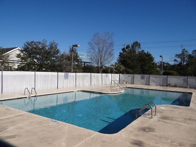 Building Photo - Long term ground floor rental- Rent Special- 1st month half price