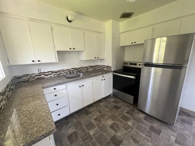 Building Photo - TFSC-B3008-3018