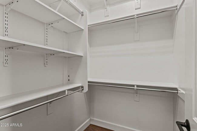 Building Photo - 3672 Ridgeview Ter