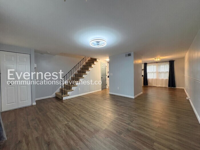 Building Photo - 6405 Loch Crest Ct