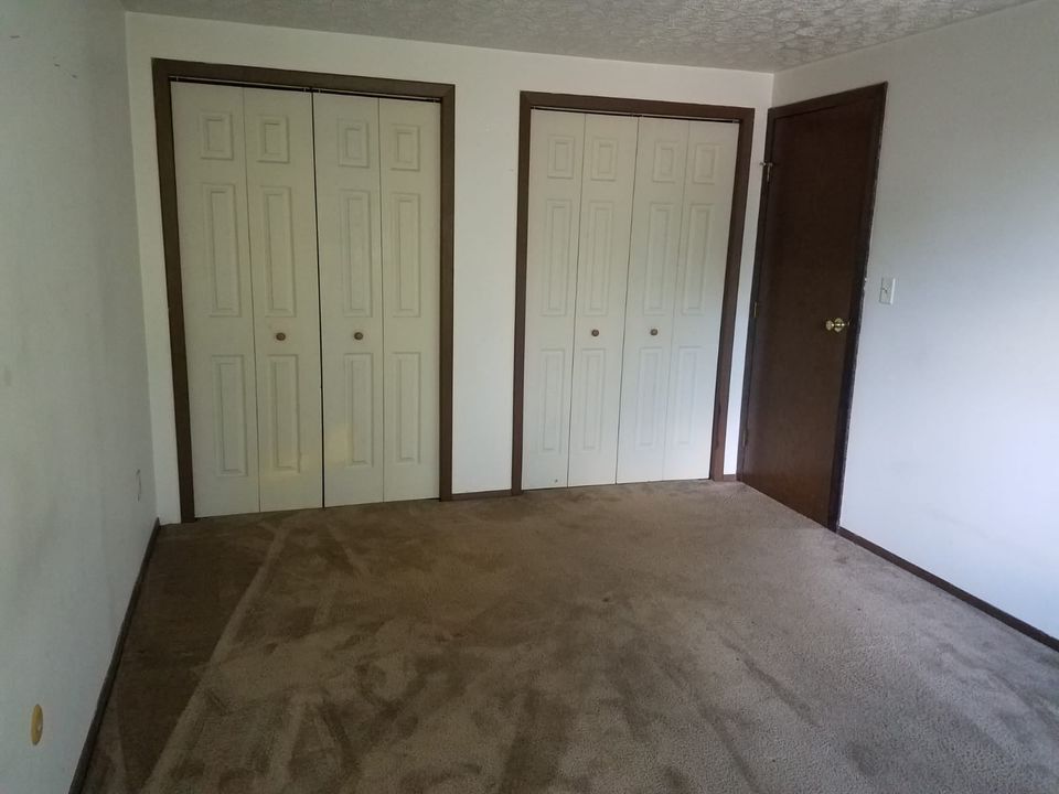 Master Bedroom - 1299 Hilltop Cir