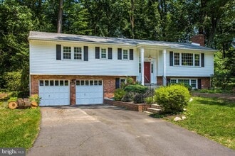 Building Photo - 9112 Santayana Dr
