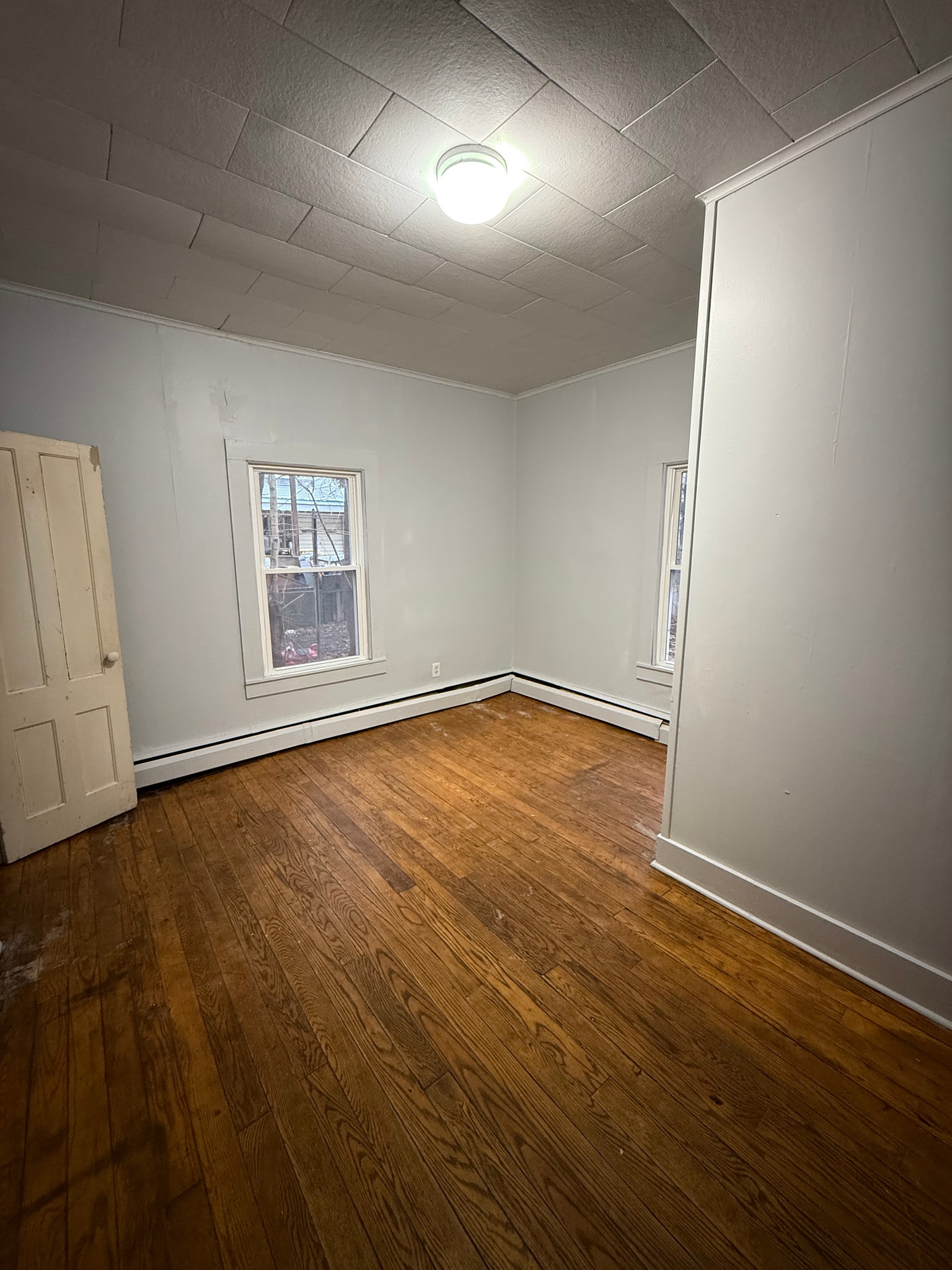 Unit 2 Bed - 13 Church St