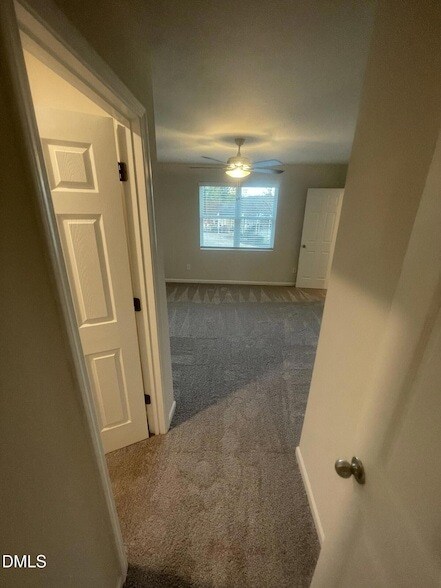 Building Photo - 1002 Peony Ln