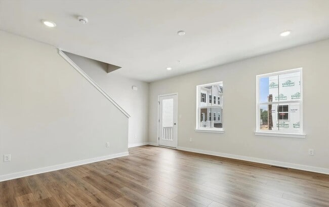 Building Photo - 7 Moran Pl