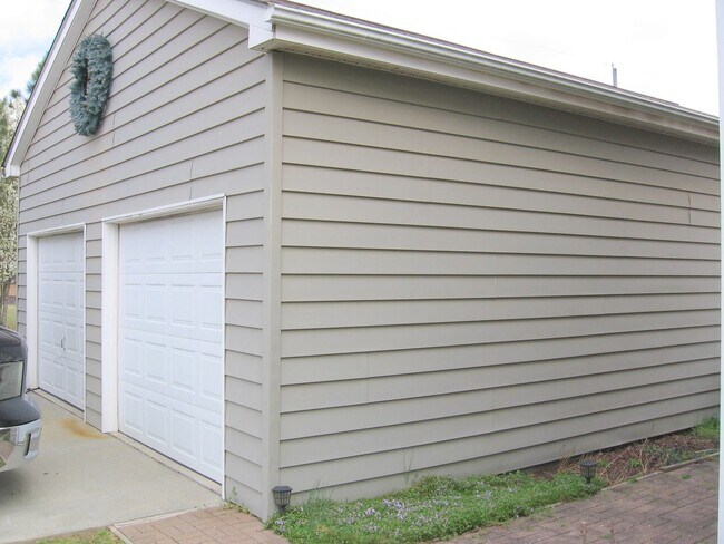 Building Photo - SMITHFIELD