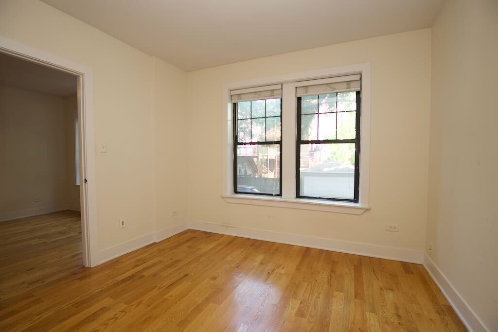 Building Photo - 1456 W Byron St