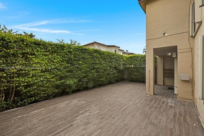 Building Photo - 4863 NW 109th Path