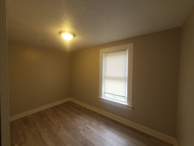 Building Photo - 3586 W 69th St