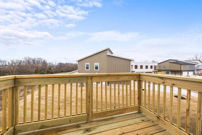 Building Photo - 2602 SW Convent St