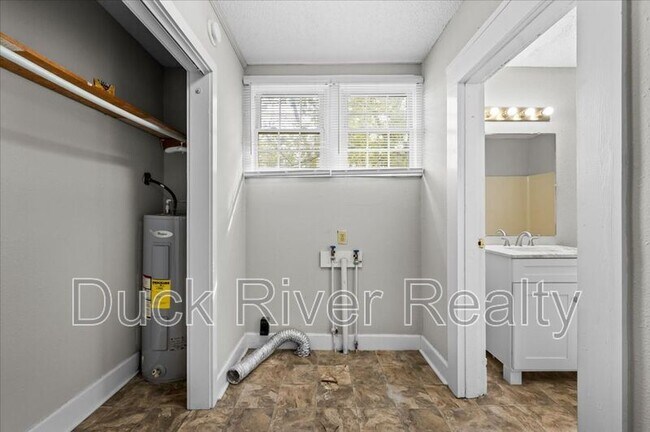 Building Photo - 1603 Highland Ave