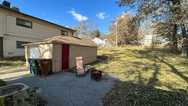 Building Photo - 2 bedroom house