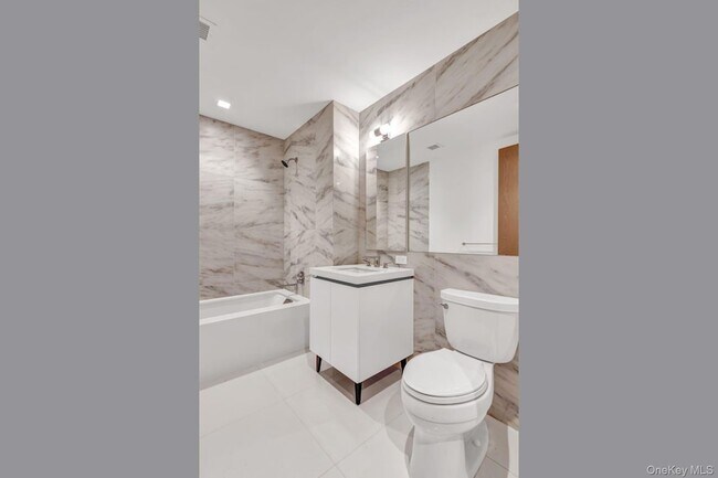 Building Photo - 200 E 21st St