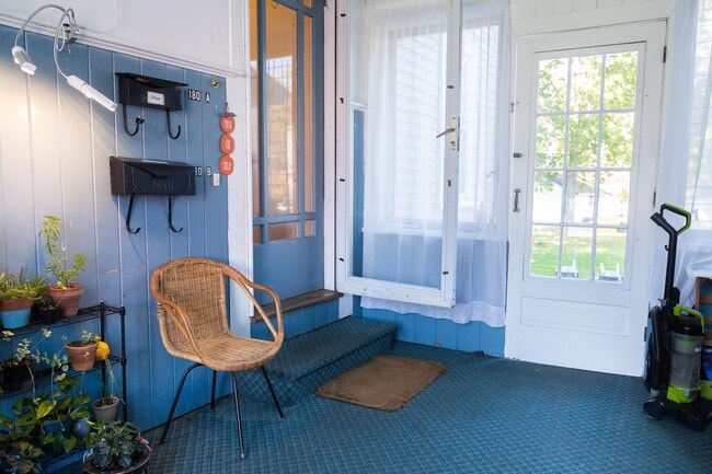 Building Photo - 180 Highland St