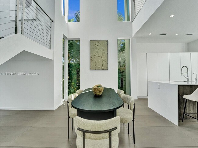 Building Photo - 2217 NE 17th Terrace