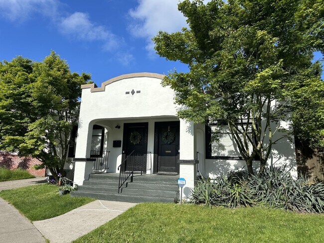 Building Photo - 7515 N Albina Ave