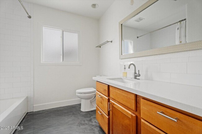 Building Photo - 8524 E Edgemont Ave