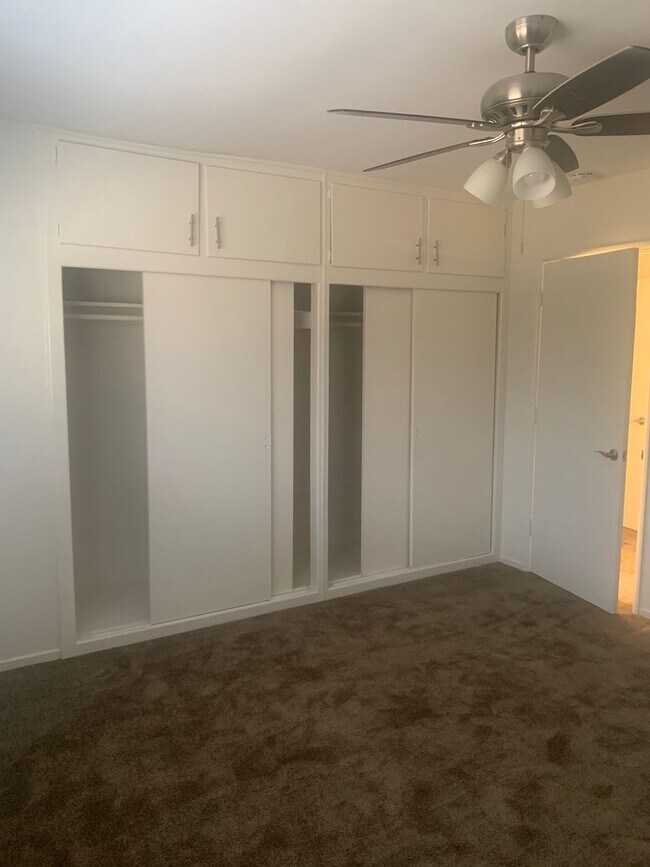 Building Photo - Cheerful and Spacious 1 bd/1bth Upstairs Unit