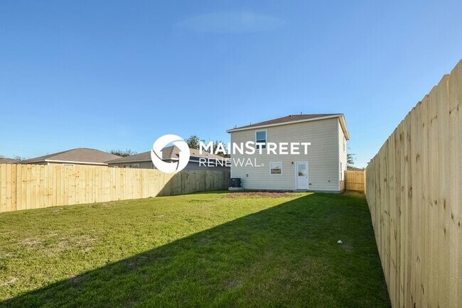 Building Photo - 3 Bedroom Pet-Friendly Home in San Antonio, TX with Main Street Renewal