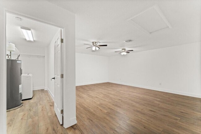 Building Photo - 1575 SW Fresno Rd