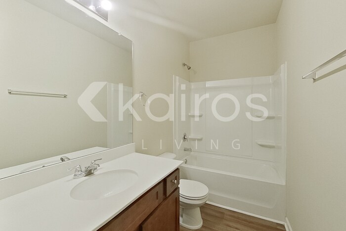 Building Photo - 10757 Bent Brook Dr