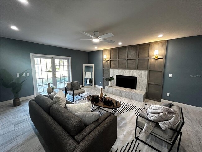 Building Photo - 6370 Conniewood Square