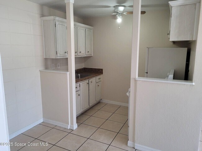 Building Photo - 130 Bouganvillea Dr