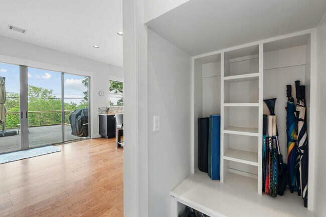 Building Photo - Beautiful 4-Bed Home in Highland Park West...
