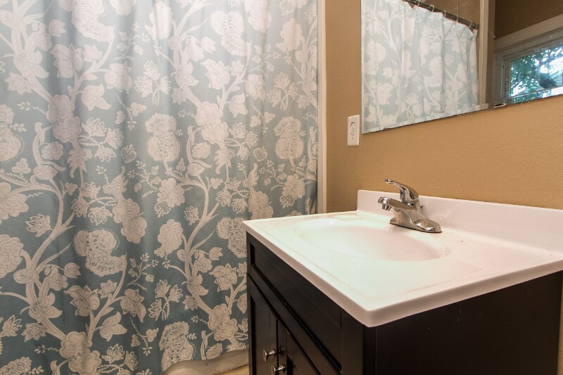 Building Photo - 571 Angella St