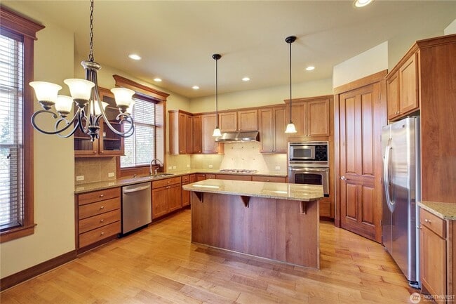 Building Photo - 3Bd/2.75Ba Issaquah Home