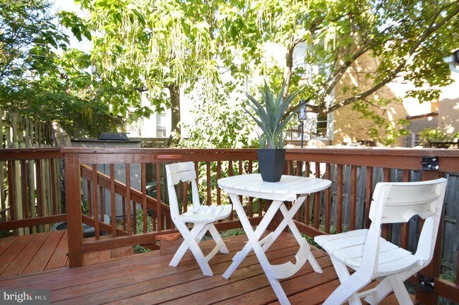 Building Photo - 720 K St NE