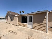 Building Photo - 961 N Western Ave