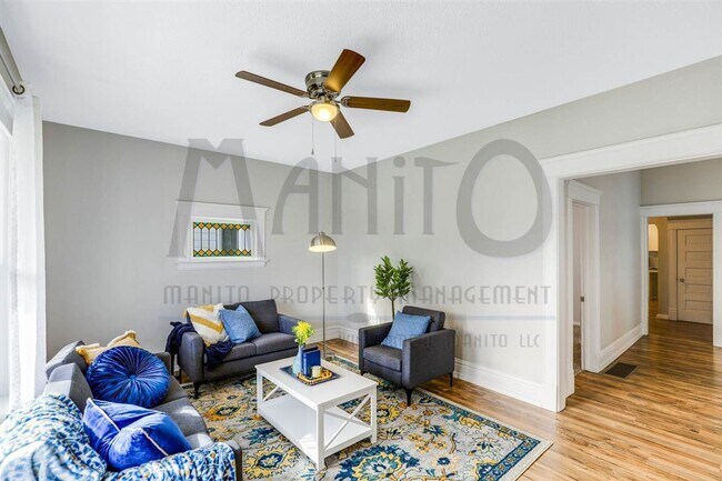 Building Photo - Charming home blocks from Kendall Yards