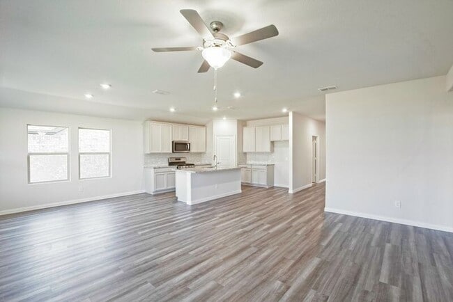 Building Photo - 625 Hidden Cove Dr