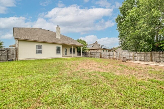 Building Photo - 211 Hanstrom Dr