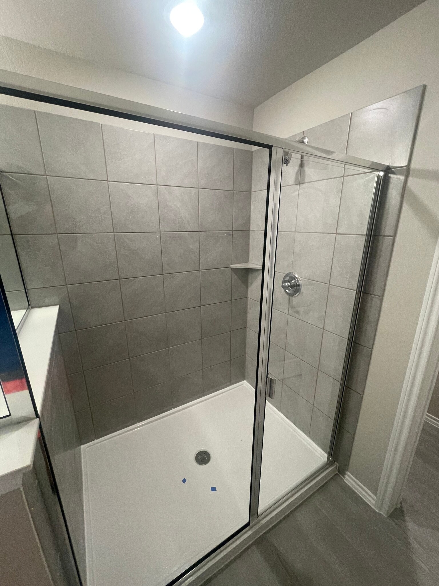 bathroom master bed room - 2209 Greystone Dr