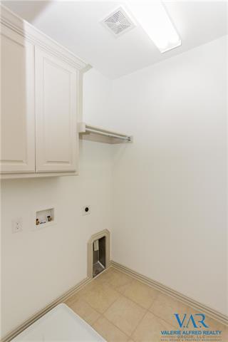 Building Photo - 2221 Jameson Ln