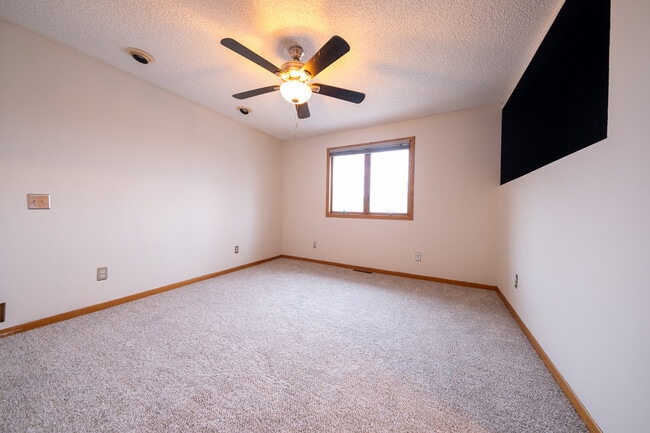 Building Photo - 1528 Desoto St