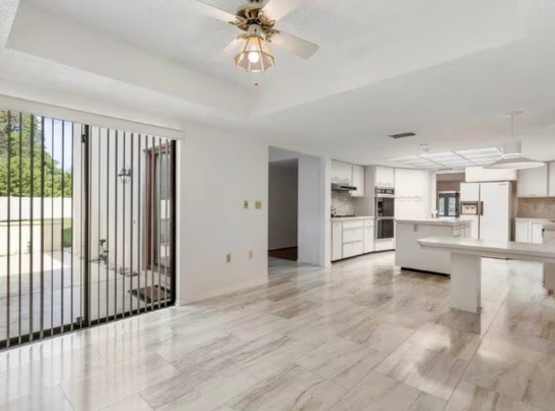 Building Photo - 6004 Courtside Dr