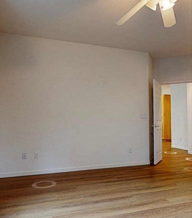 Building Photo - 596 Eskaton Cir