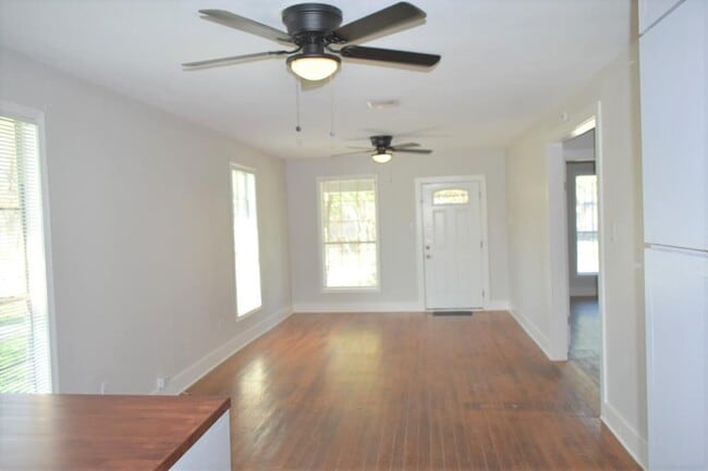 Building Photo - 2802 Winbern St