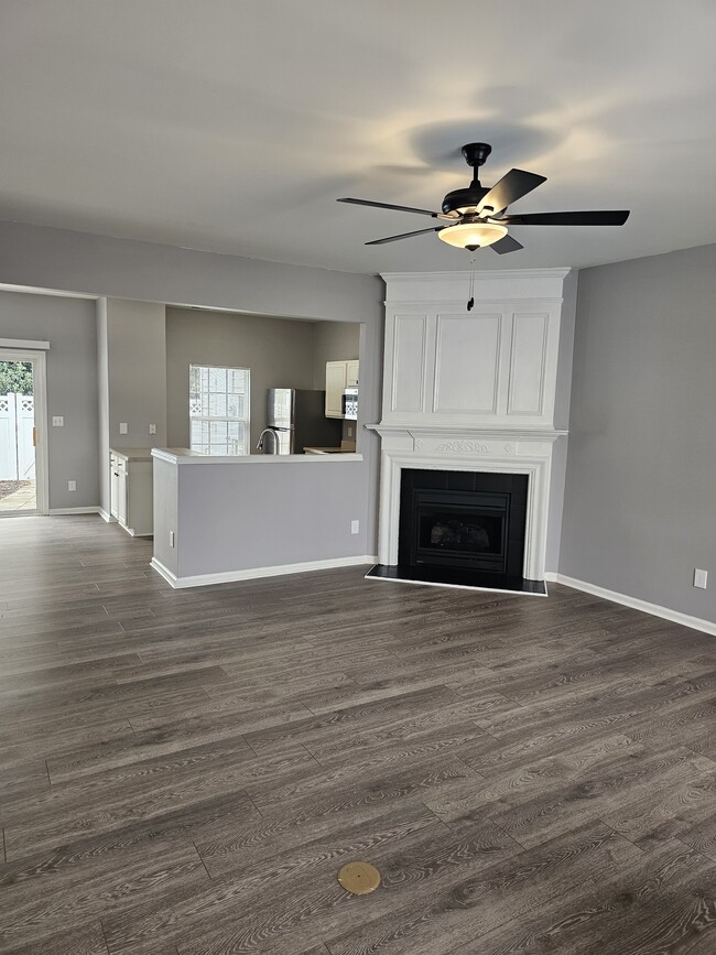 Living room - gas fireplace - New flooring - 5341 Glen Canyon Rd