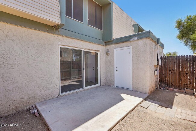 Building Photo - 5919 W Golden Ln