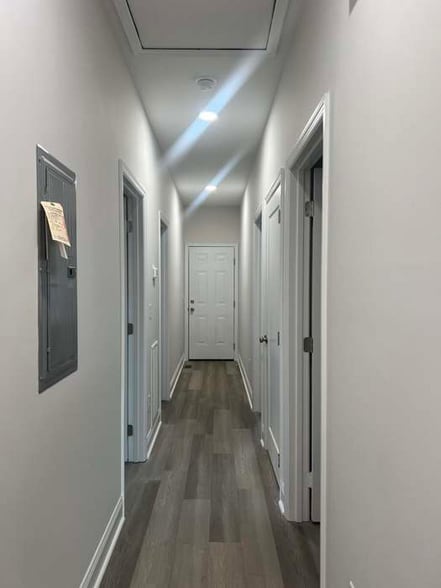 Building Photo - 2605 Roanoke Ave