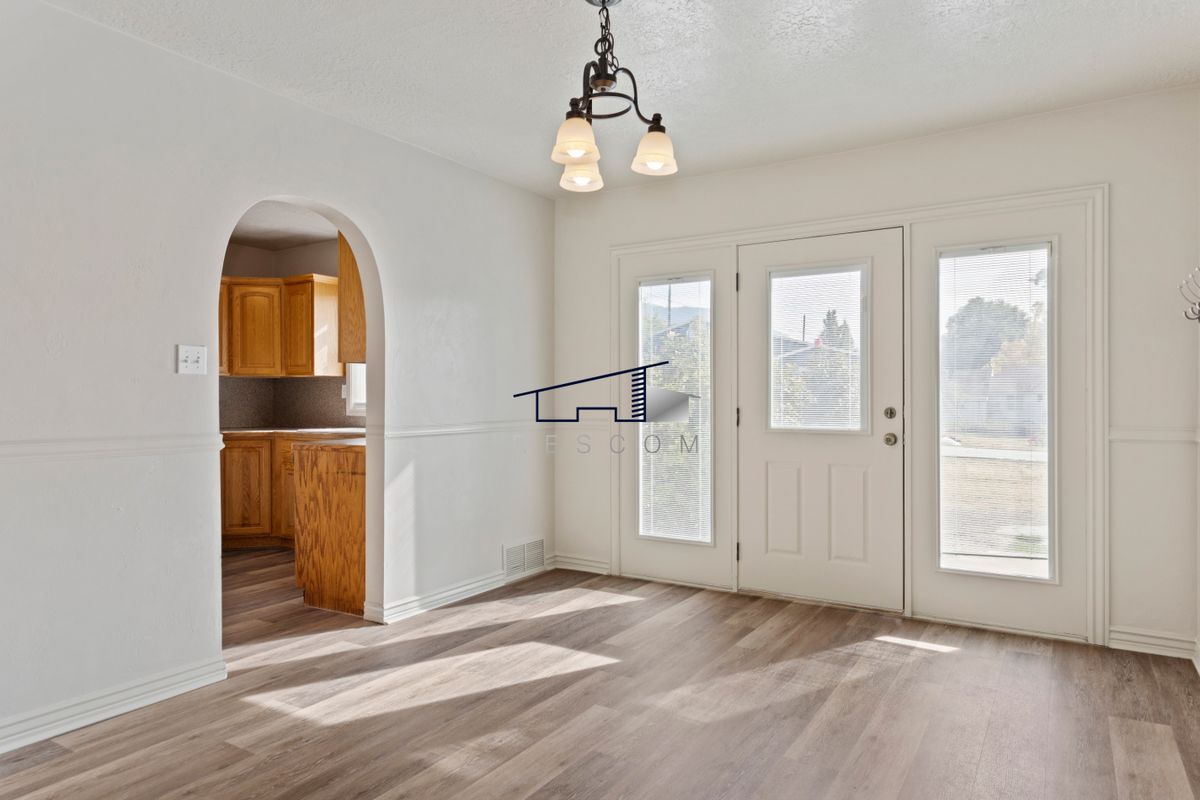 Building Photo - 352 Harrison Blvd