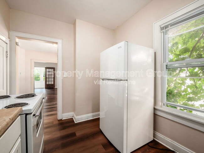 Building Photo - 1168 E Whittier St